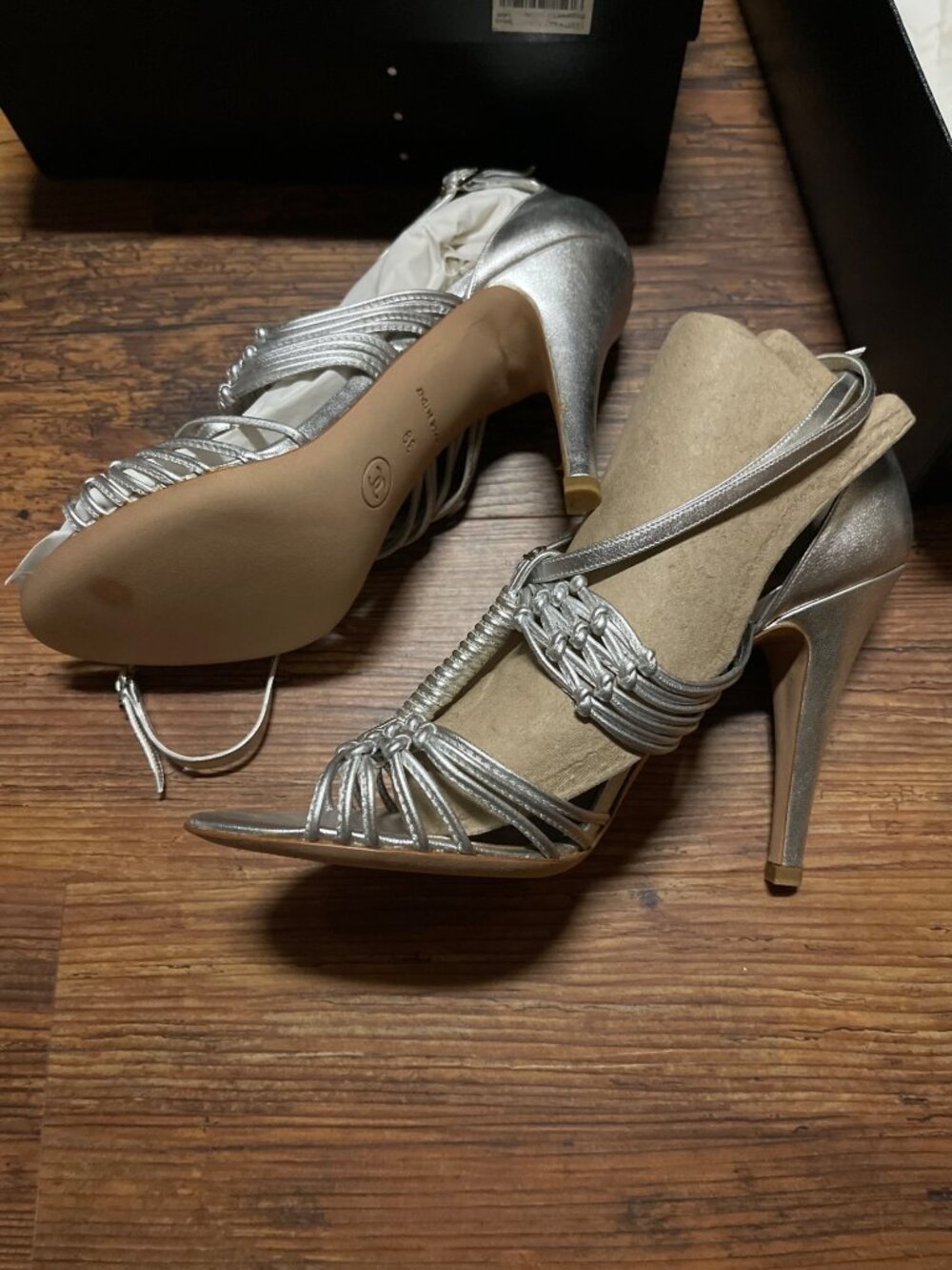 Chanel Silver Knotted Leather CC Ankle Strap Sandals Size 39 - New In Box - Picture 11 of 11